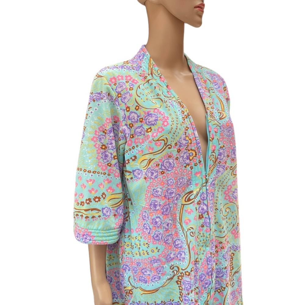 Vintage 1970s Vibrant Groovy Floral Print Quilted… - image 2